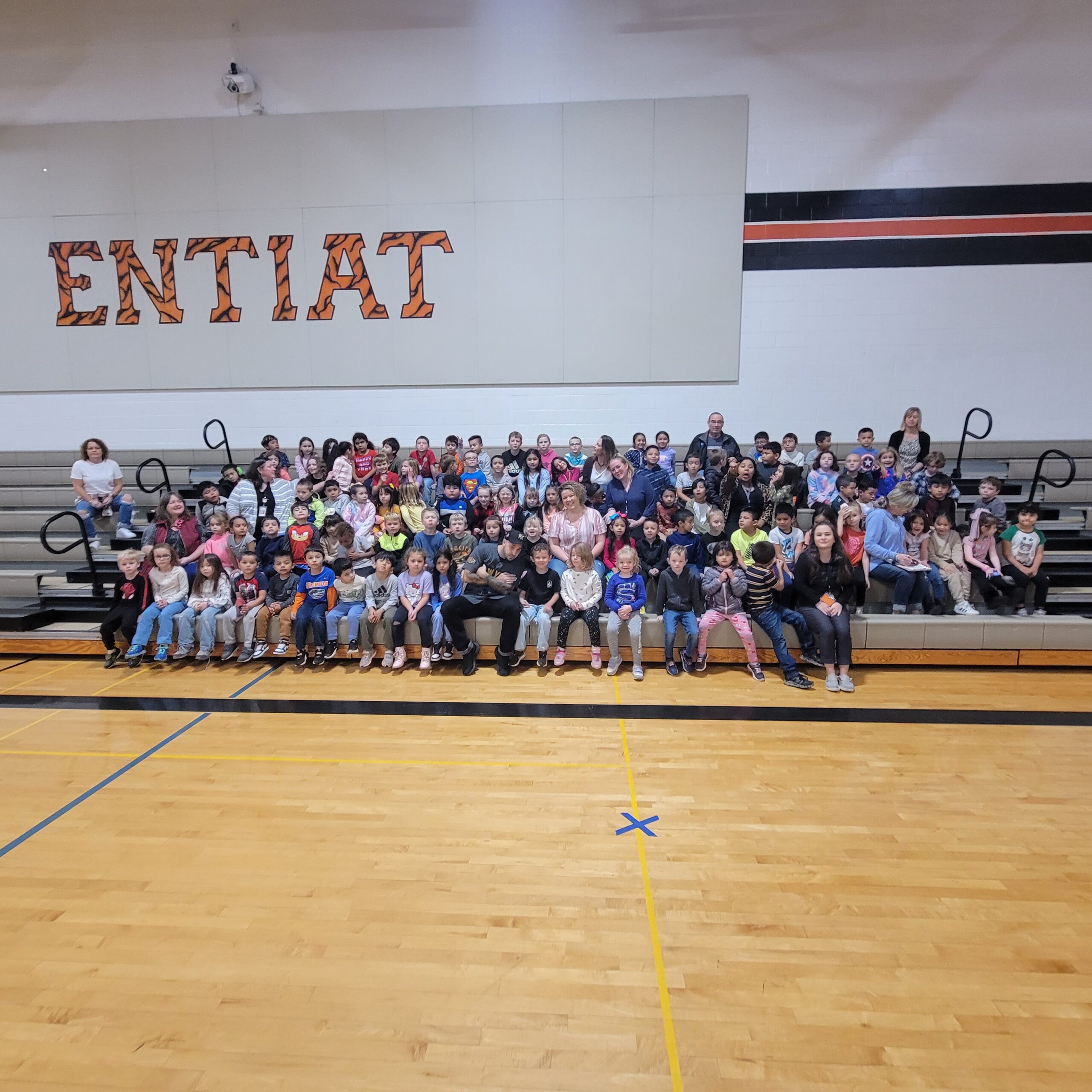 Entait School Assembly Photo with Motivational Youth Speaker Motivational Youth Speaker Eddie Cortes with Students at Entait Schools in Entait WA