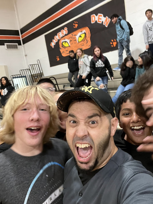 Youth Speaker Eddie Cortes at Entait Schools Motivational Youth Speaker Eddie Cortes with High School Students at Entait Schools in Entait WA